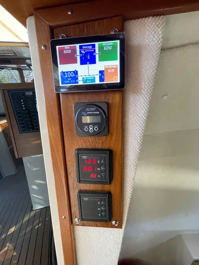 Shutter Speed II Yacht Photos Pics Electronics panel on Ranger Tugs R-31 CB, 2022 model.