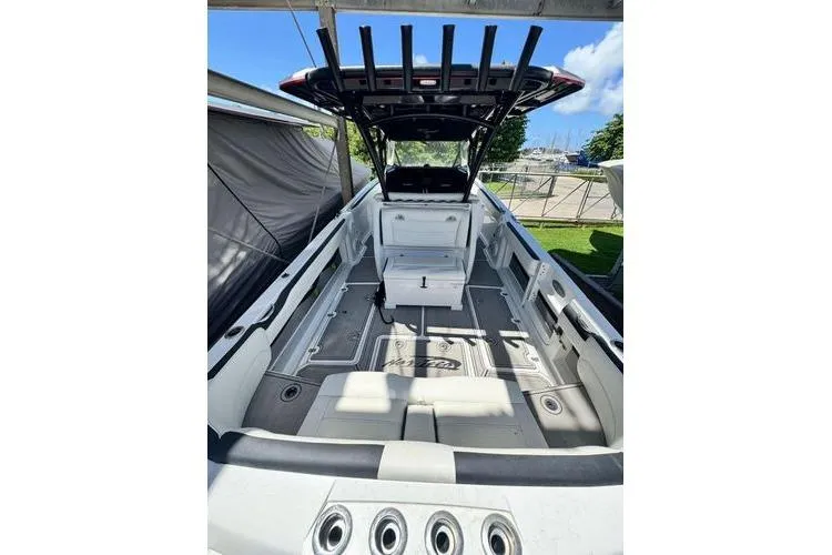 No Name Yacht Photos Pics 2019 Nor-Teck 390 Sport Center Console boat, spacious deck, sleek design, outdoor setting.
