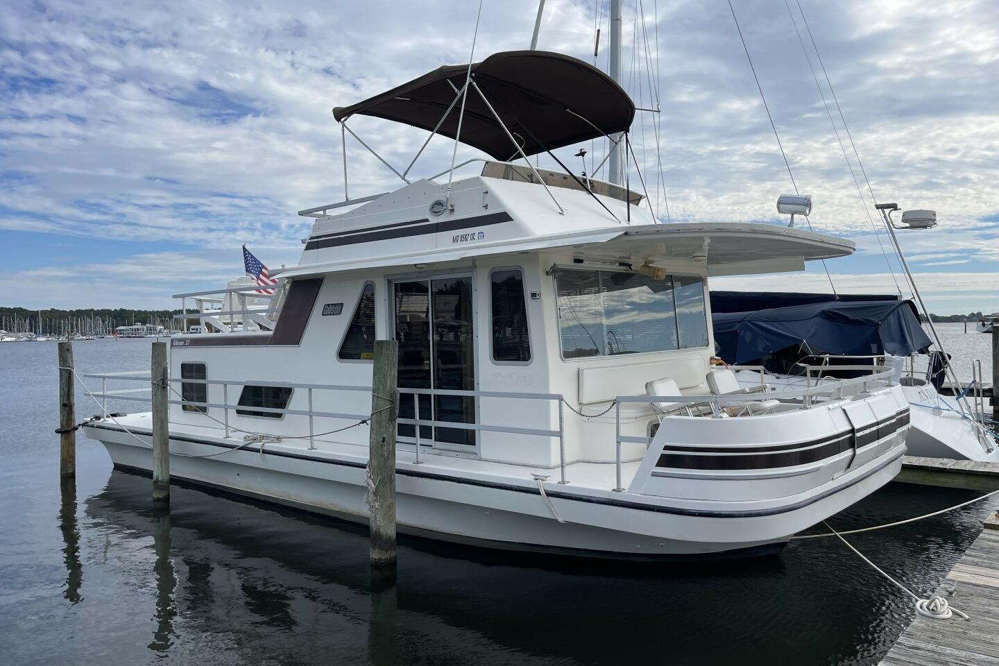 Gibson 37 Houseboat