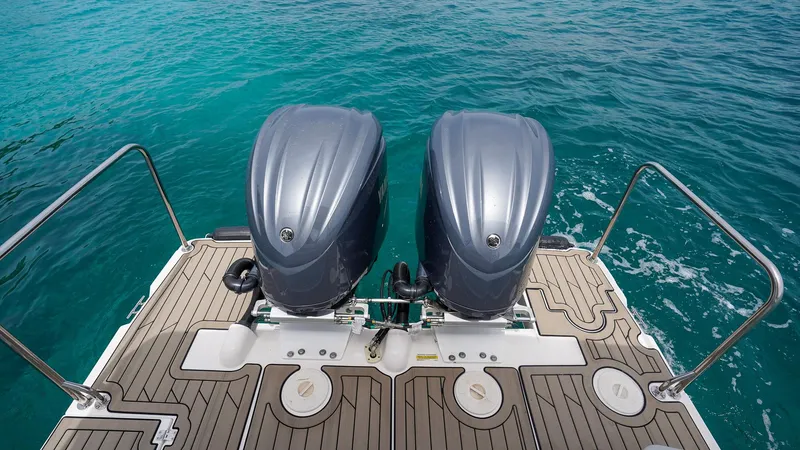 A Votre Sante Yacht Photos Pics 