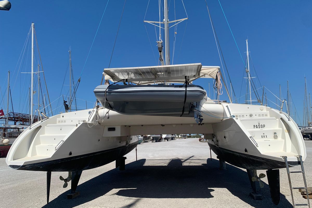 2001 Outremer 44 