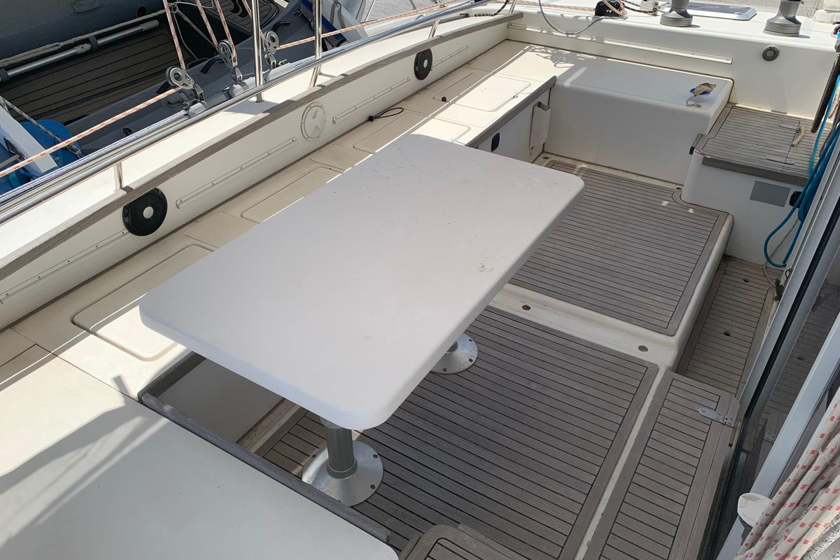 2001 Outremer 44 