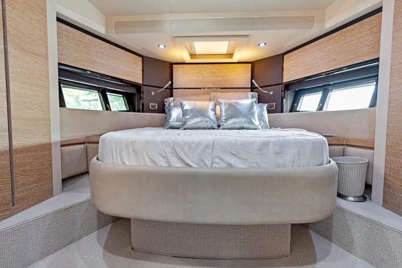 Aries Yacht Photos Pics 