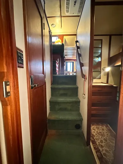 Ms. Moneypenny Yacht Photos Pics 