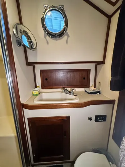 Ms. Moneypenny Yacht Photos Pics 