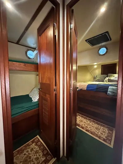 Ms. Moneypenny Yacht Photos Pics 