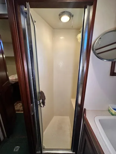 Ms. Moneypenny Yacht Photos Pics 