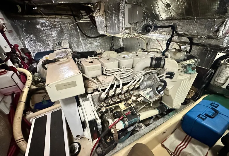 Ms. Moneypenny Yacht Photos Pics 