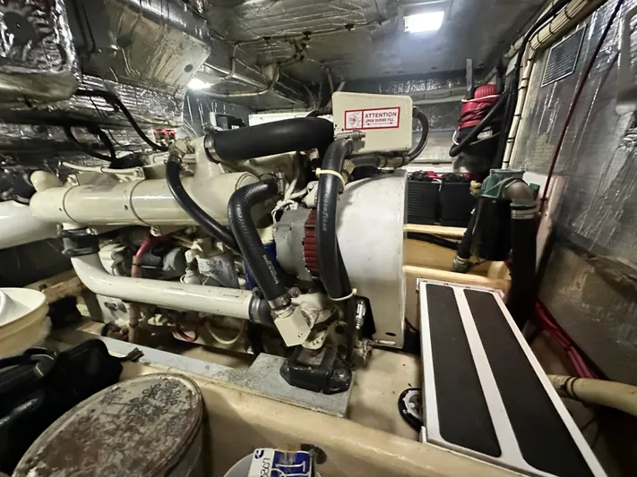 Ms. Moneypenny Yacht Photos Pics 