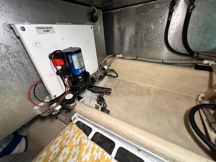 Ms. Moneypenny Yacht Photos Pics 