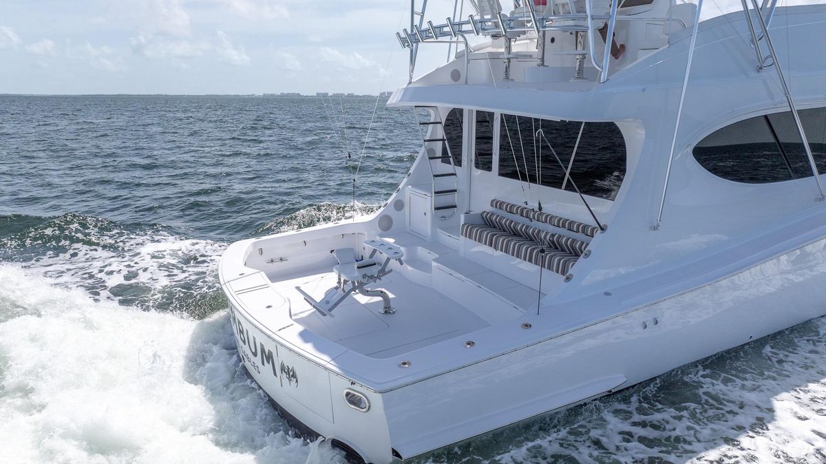 2024 Hatteras 70 
