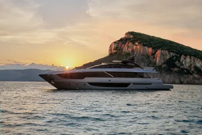 2025 Riva CORSARO 102