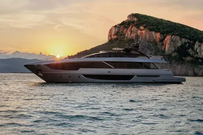 2025 Riva CORSARO 102