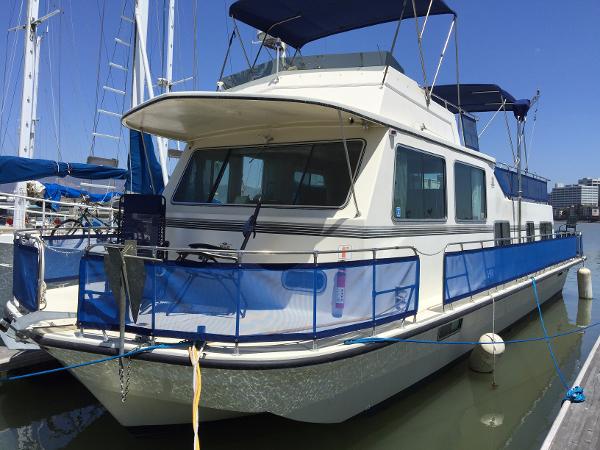 1987 Harbor Master 470 Flybridge