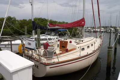 1990 Island Packet 32