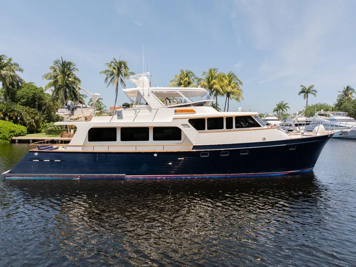 The Garlic Yacht Photos Pics 