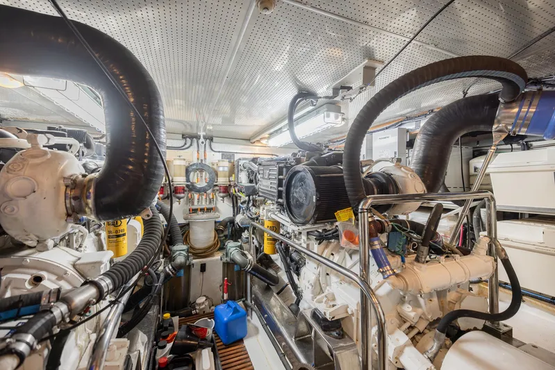 The Garlic Yacht Photos Pics 