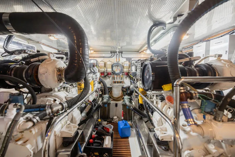 The Garlic Yacht Photos Pics 