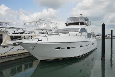 Neptunus Sedan Flybridge