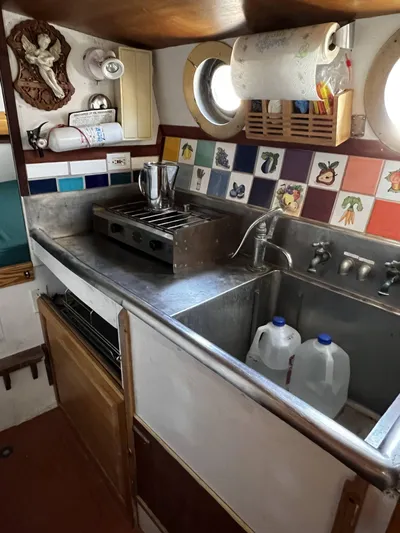 Melodeon Yacht Photos Pics 