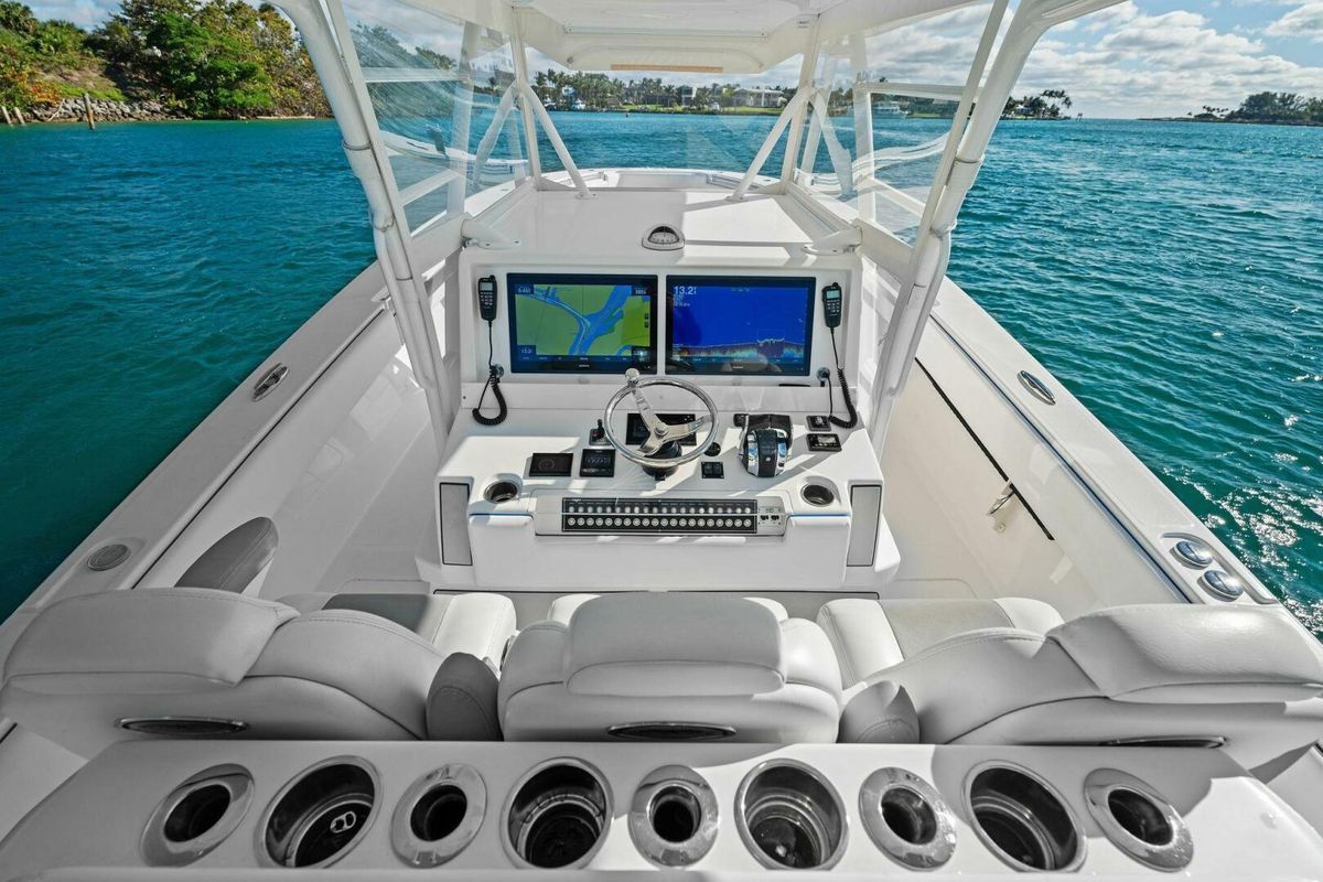 2019 Invincible 42 