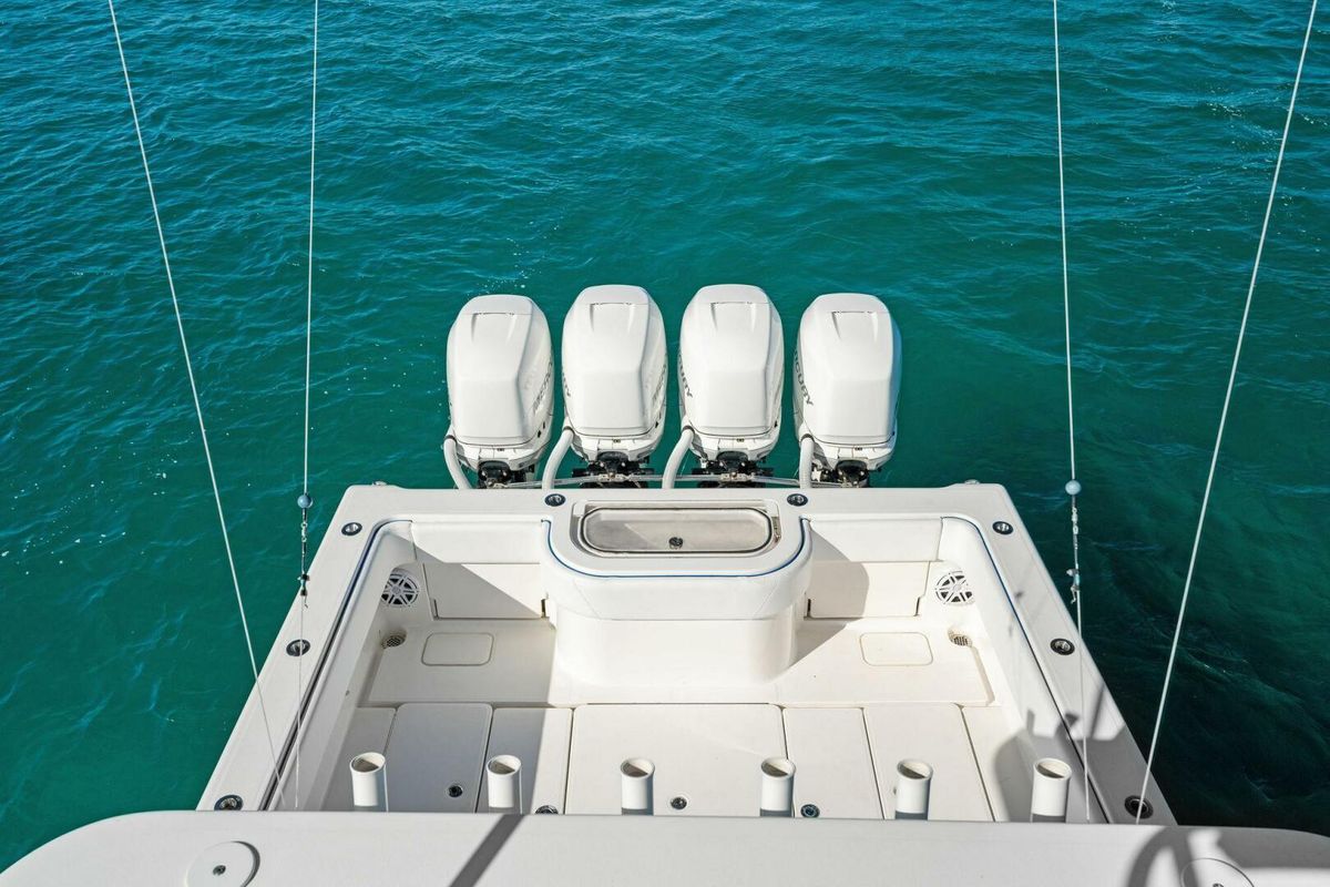 2019 Invincible 42 