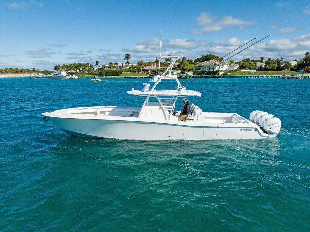 2019 Invincible 42 