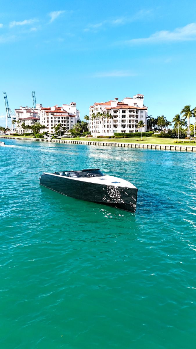 2014 VanDutch 55 