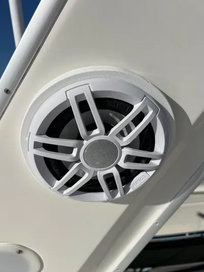 Mamba Mentality Yacht Photos Pics Close-up of a 2008 Meridian 490 Pilothouse boat speaker.