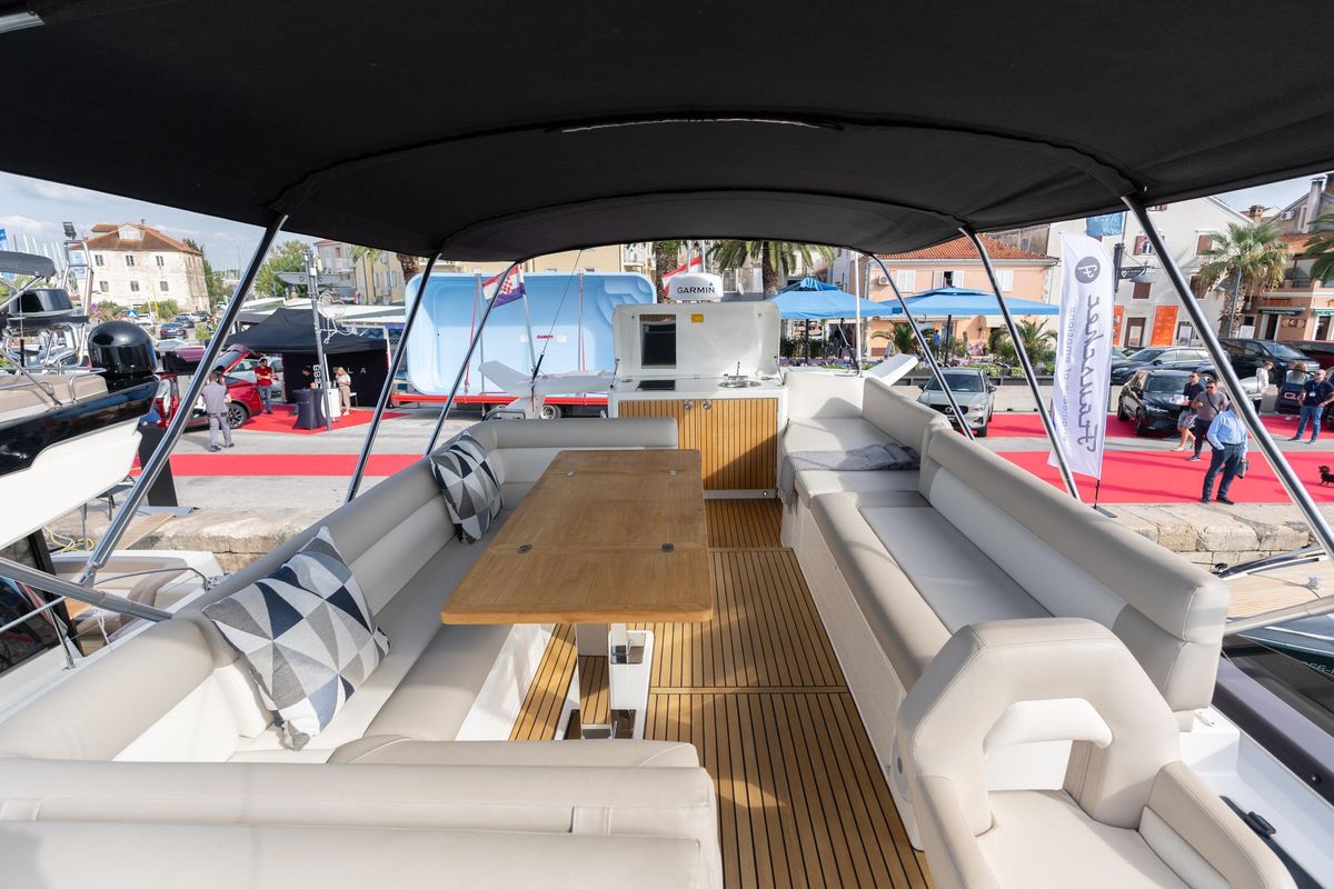 2022 Beneteau 53 