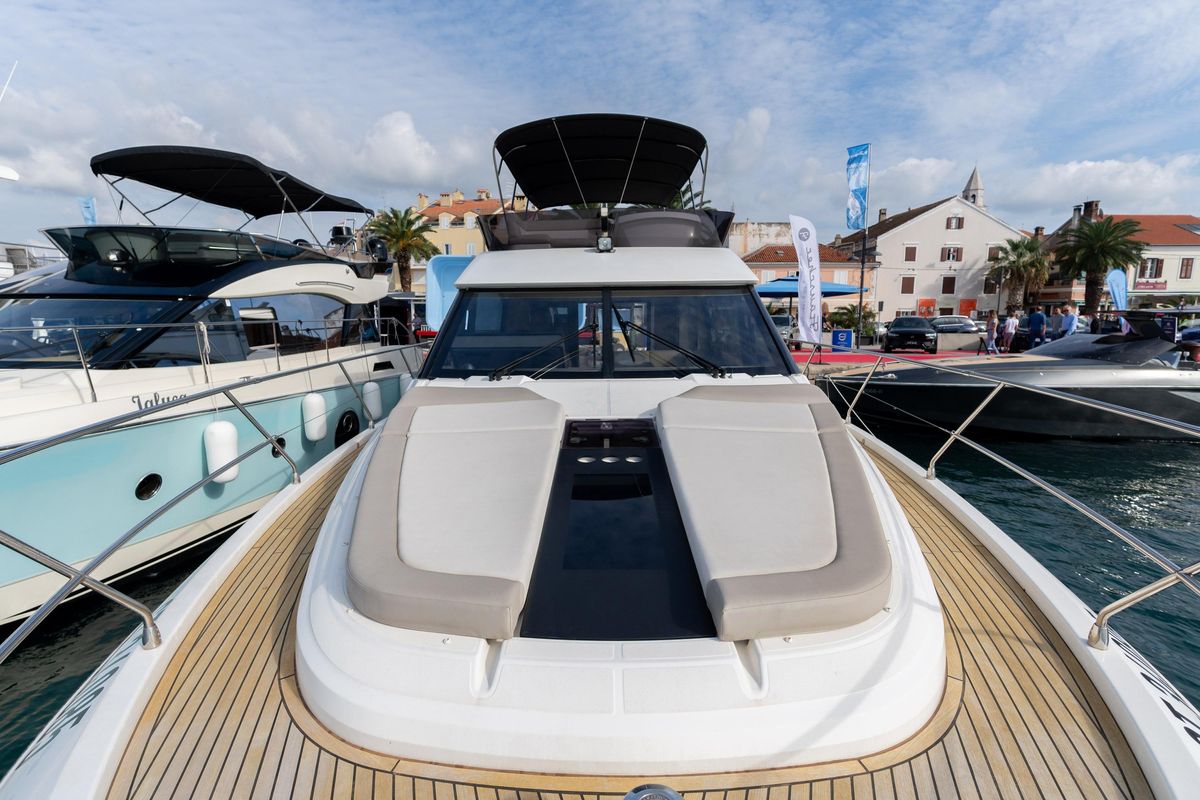 2022 Beneteau 53 