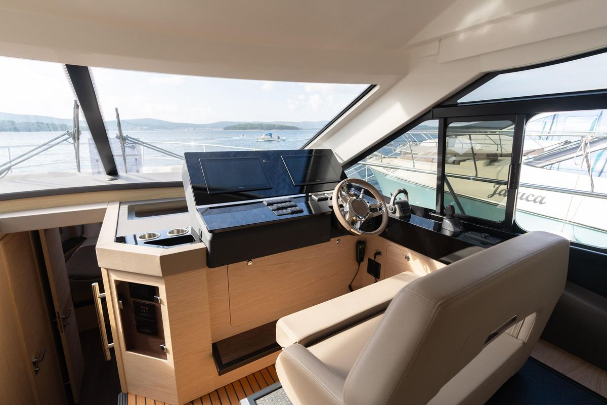 2022 Beneteau 53 