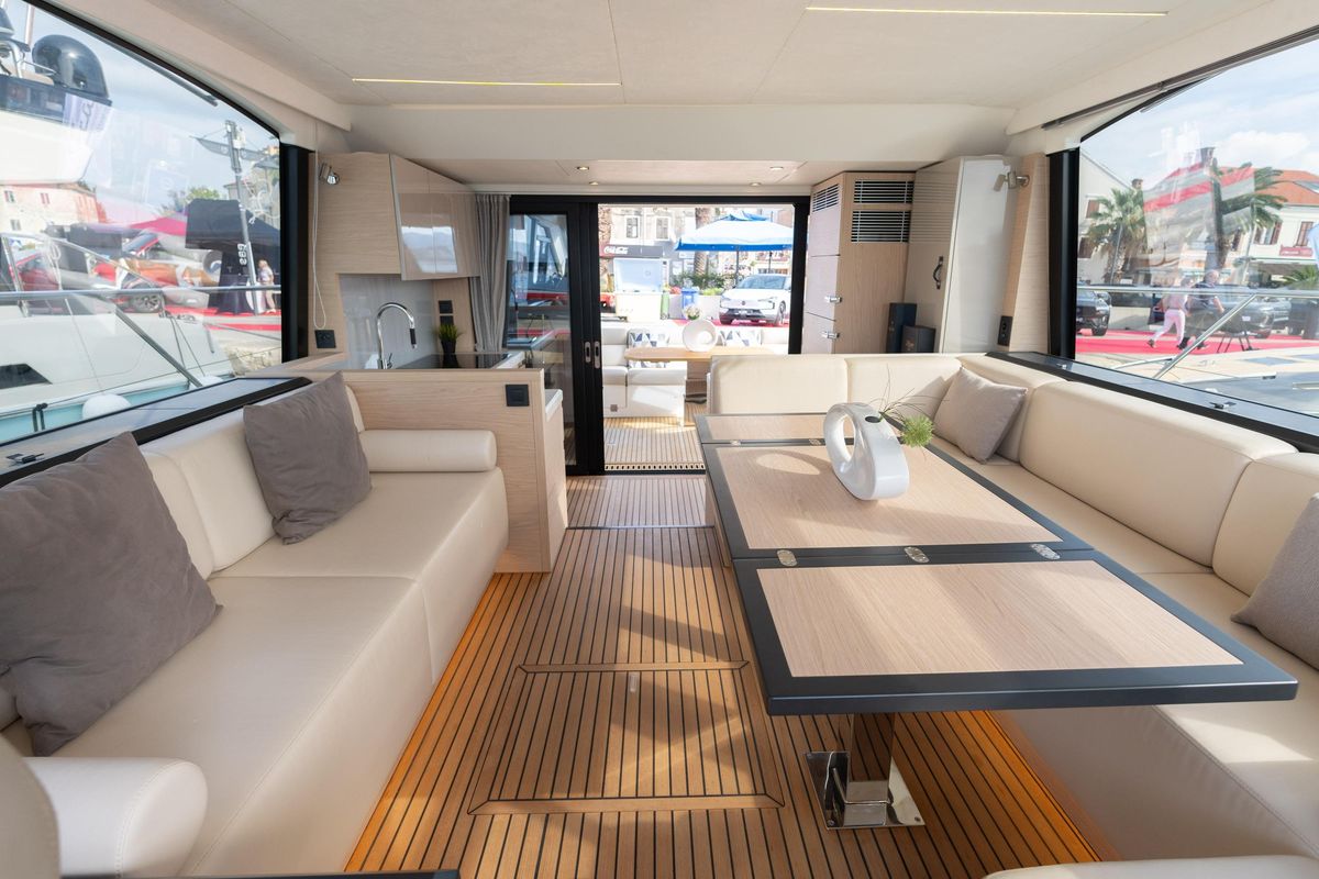 2022 Beneteau 53 