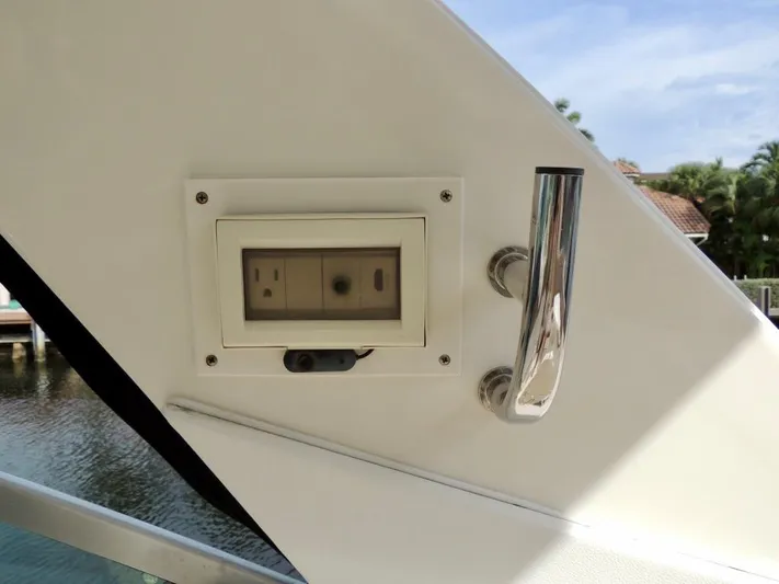  Yacht Photos Pics Electrical outlet on a 2016 Sea Ray 350 Sundancer yacht.