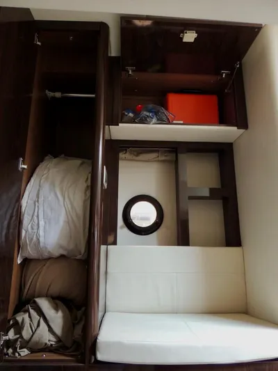  Yacht Photos Pics Interior cabin storage of 2016 Sea Ray 350 Sundancer yacht.