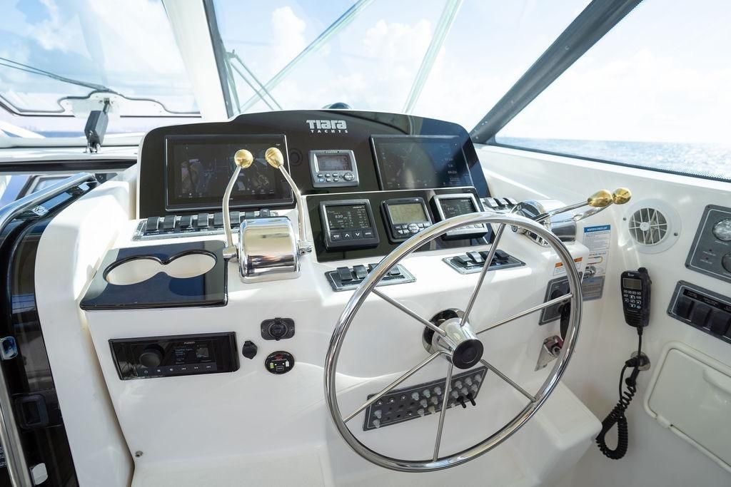 2005 Tiara Yachts 42 