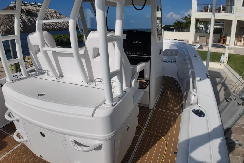  Yacht Photos Pics 2018 Everglades 335 Center Console boat with sleek design and modern navigation system.
