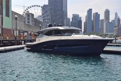 Riviera 585 SUV