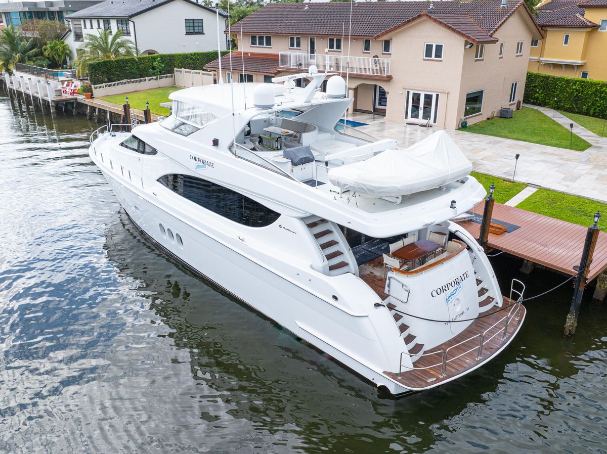 2005 Hatteras 80 