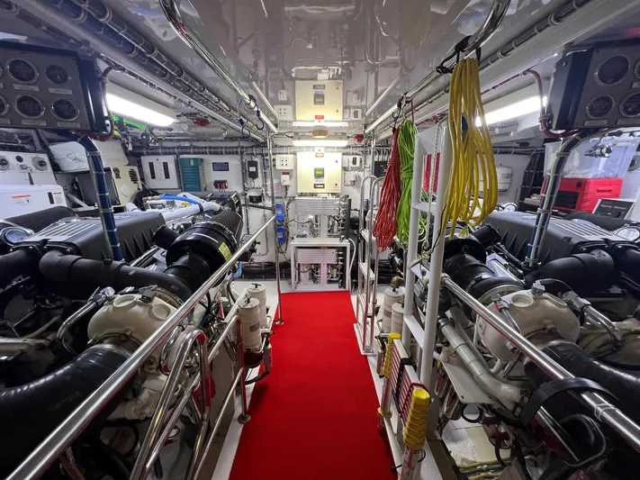 Aretecte Yacht Photos Pics 