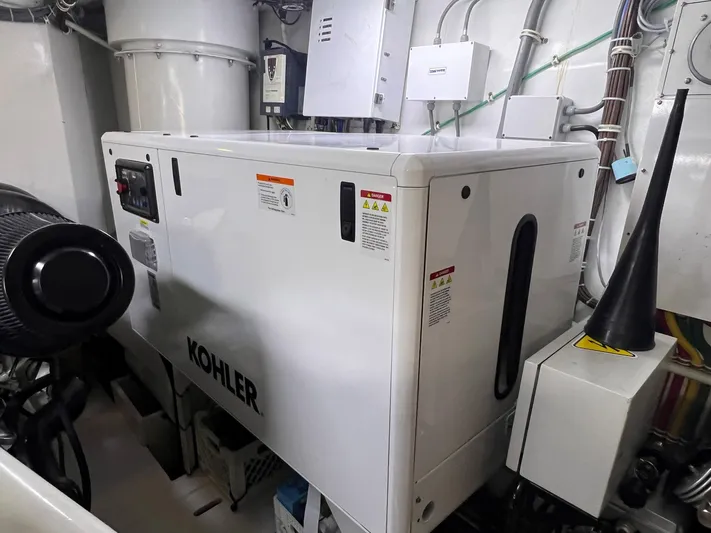 Aretecte Yacht Photos Pics 