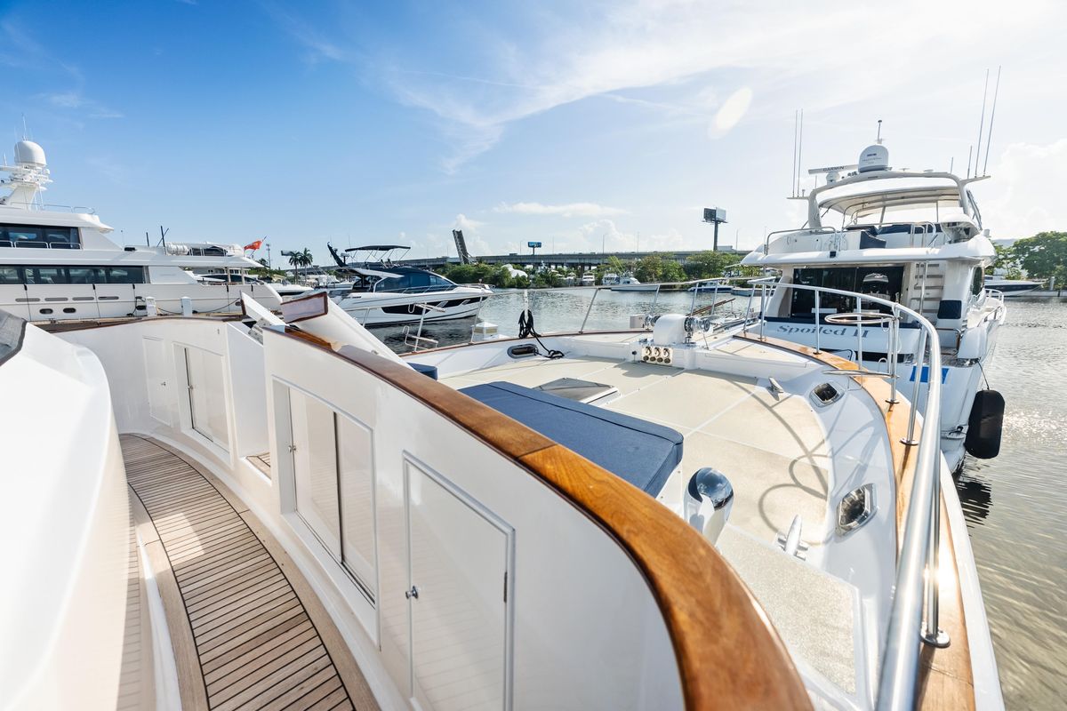 2005 Grand Banks 72 