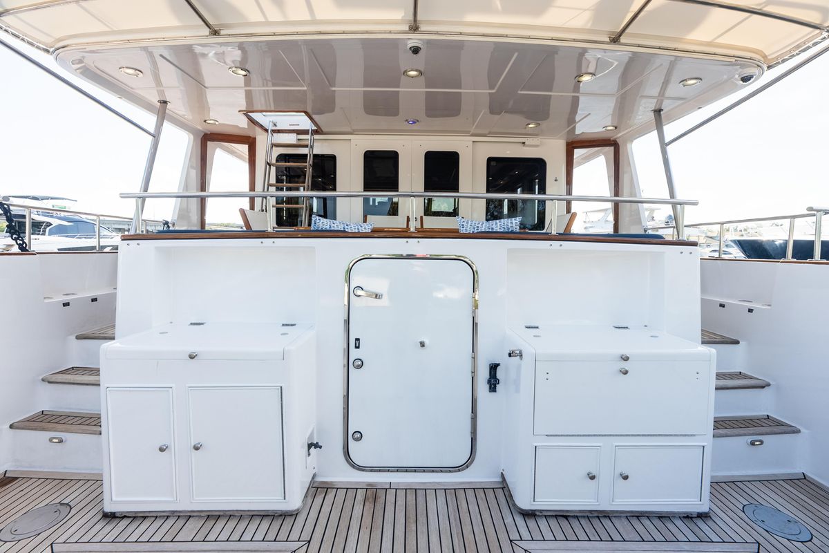 2005 Grand Banks 72 