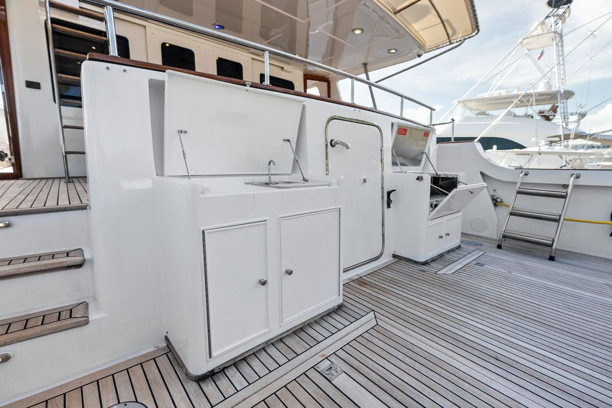 2005 Grand Banks 72 