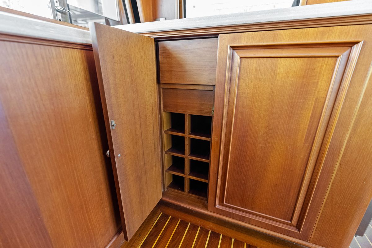 2005 Grand Banks 72 