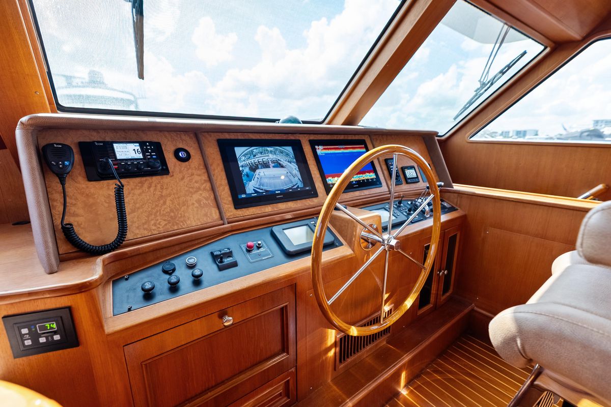 2005 Grand Banks 72 