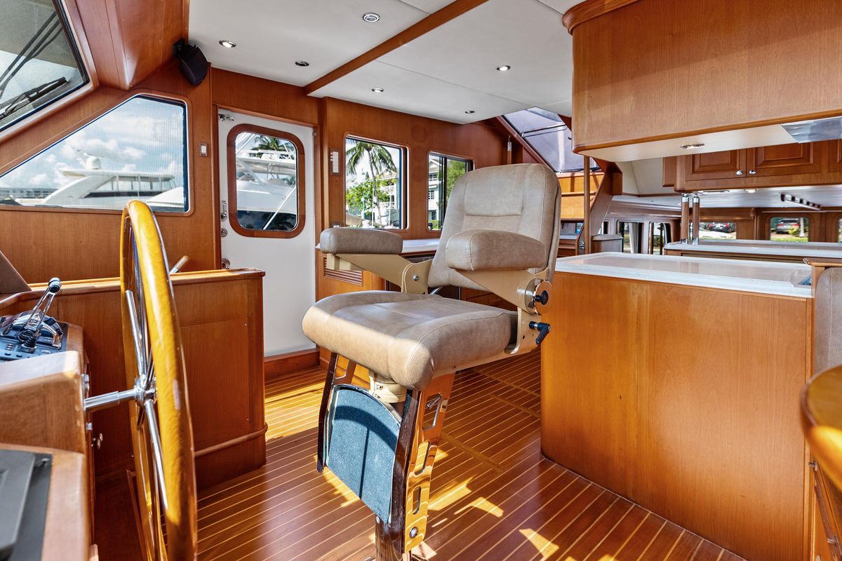 2005 Grand Banks 72 