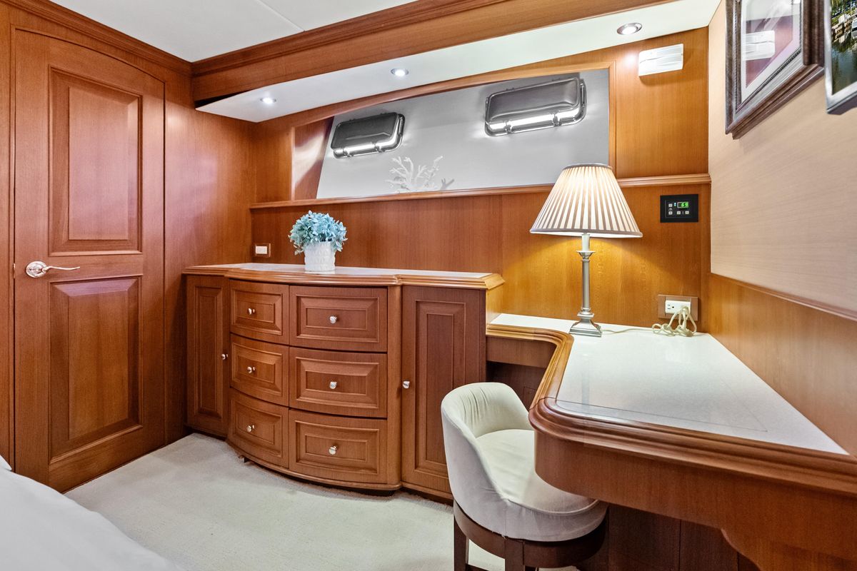 2005 Grand Banks 72 
