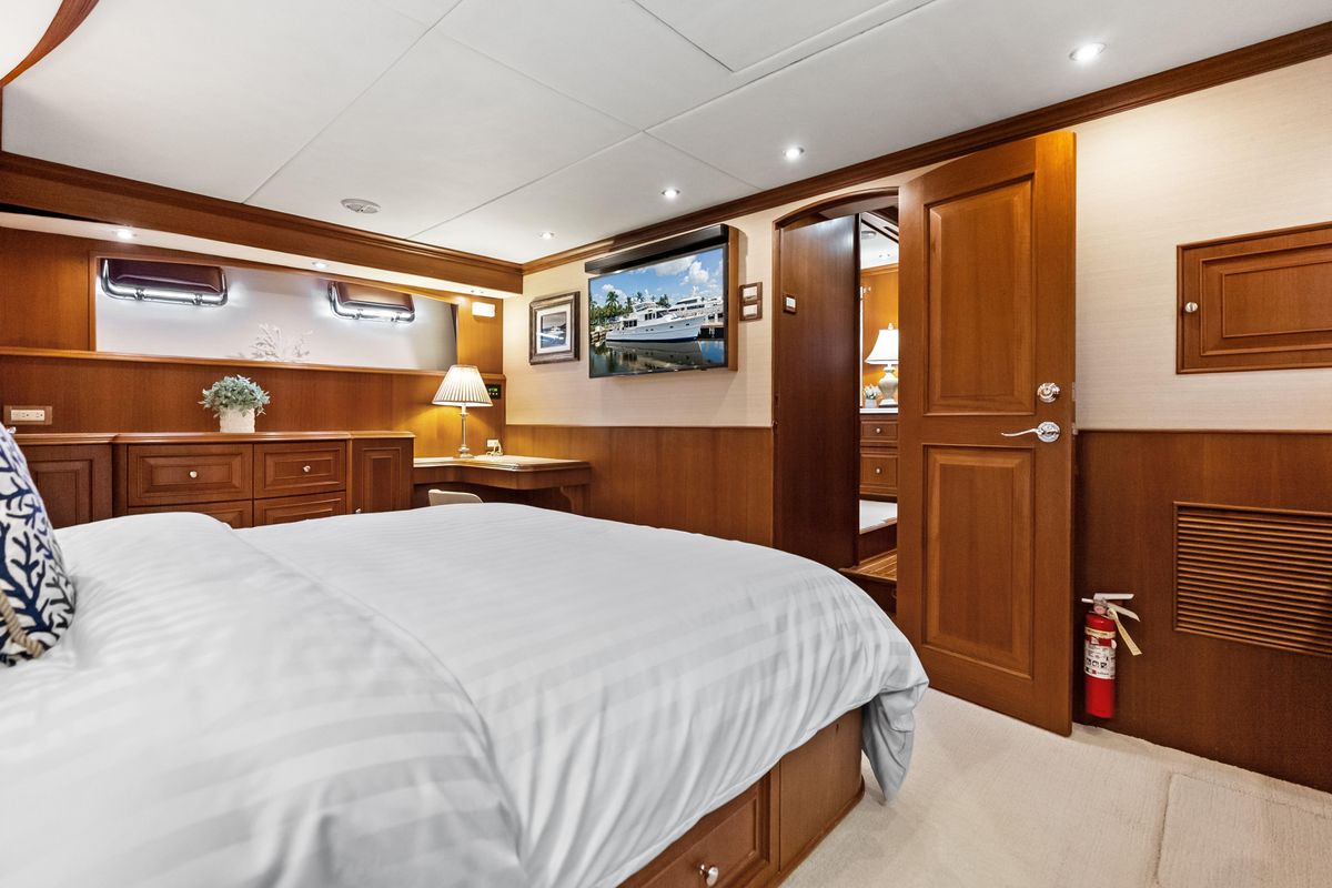 2005 Grand Banks 72 