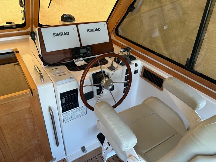 Fish Tank Yacht Photos Pics 